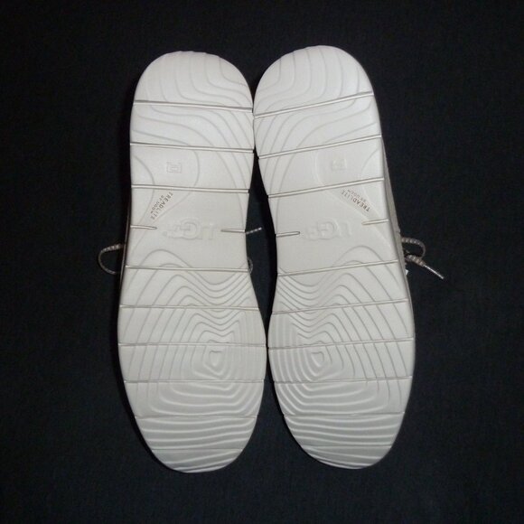 Ugg Mens Freamon Waterproof Chukka Boot. Taupe (tan/gray) color. Excellent used - Picture 9 of 14